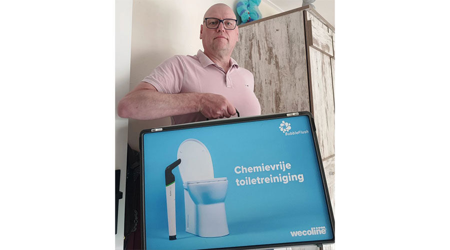 Edgar van Engelen toont de Bubbleflush