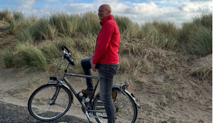 fietsen100 Ook op de fiets gaat Paul Fok langs relaties van SIEV.
