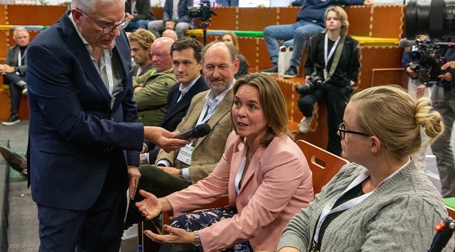 Ook vanuit de zaal reageerde panellid Janneke Faber op de verschillende uitspraken en voorbeelden.