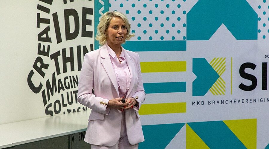 Herma Kluin deelt een aantal ervaringen. (foto Henk Snaterse).