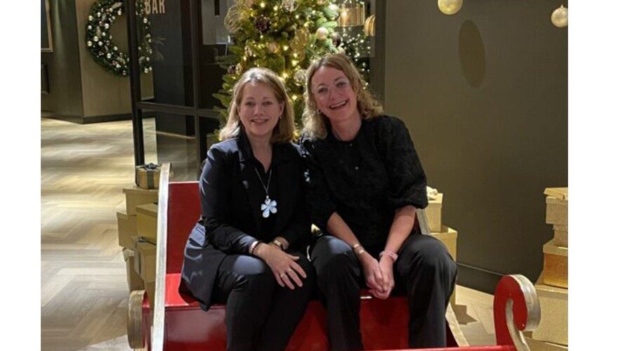 Esther van der Lelie (links) en Esmar van Langen (rechts). Bron: Schoonmaak Journaal.