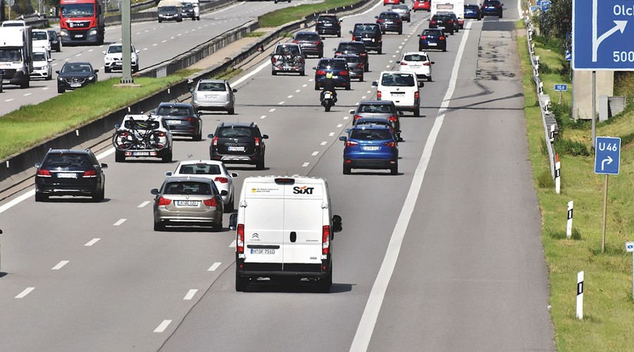 SIEV volgt alle ontwikkelingen op het wegennet. De leden hebben hier veel te maken. Files betekenen tenslotte omzetverlies. (foto Pixabay).