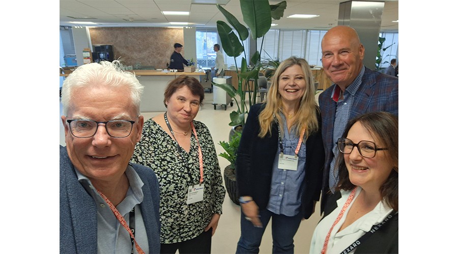 De SIEV-delegatie, bestaande uit voorzitter Paul Fok en journalist Bart Bakker, wisselde ervaringen uit met een Franse delegatie van een soortgelijke branchevereniging.