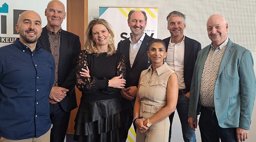 Het vernieuwde bestuur van SIEV begroet u graag tijdens de ALV. Van links naar rechts: Bahri Erdogan, Paul Fok, Rolien van Groeningen, Raymond Kouwenberg, Antoine Verhoef, Nita Graafland en Frank Verberne.