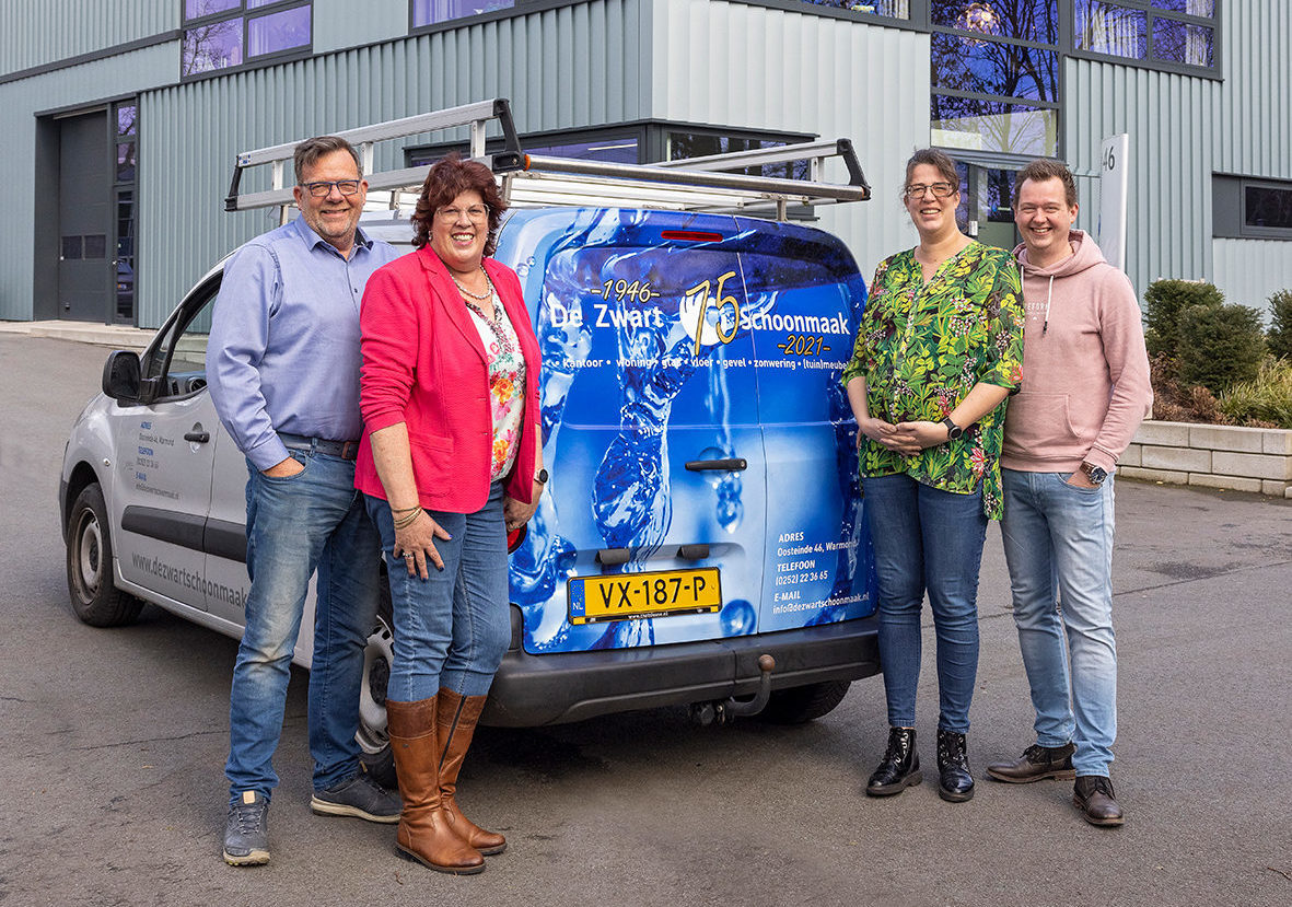 Daisy en Tim van Dijk hebben met hun ouders Hans en Mary Waasdorp een florerend schoonmaakbedrijf opgebouwd.